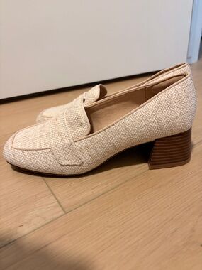 Women's Cream Textured Block Heel Loafers